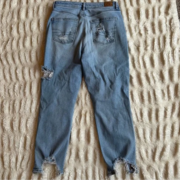 American Eagle Stretch Distressed Mom Jeans Size 12 - Picture 7 of 7